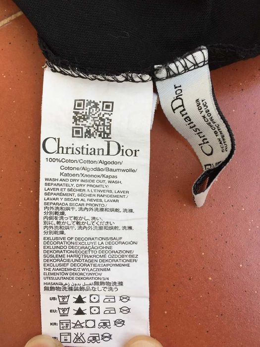 T-Shirt preta --- DIOR  ( Christian Dior )