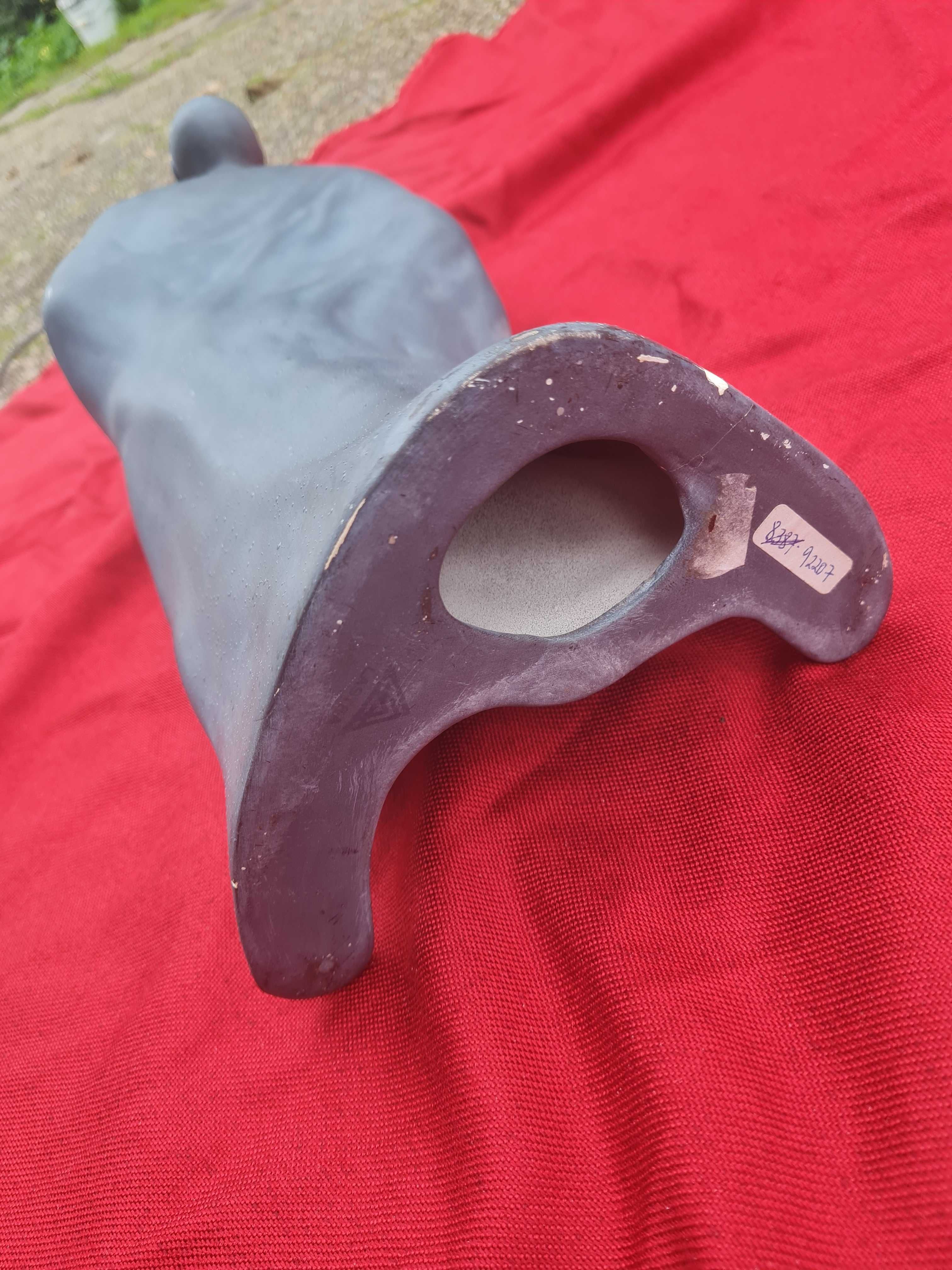 Escultura em ceramica Lastra