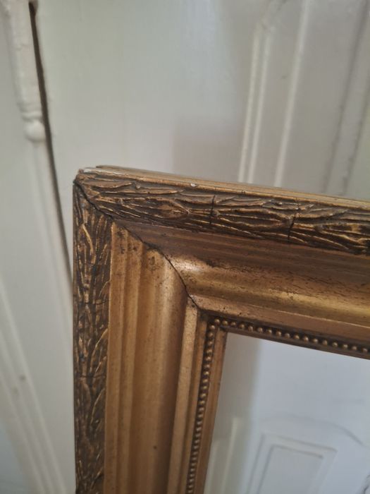 Excelente moldura para tela cerca  66 x 100