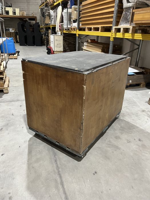 Baú com rodas para ferramenta