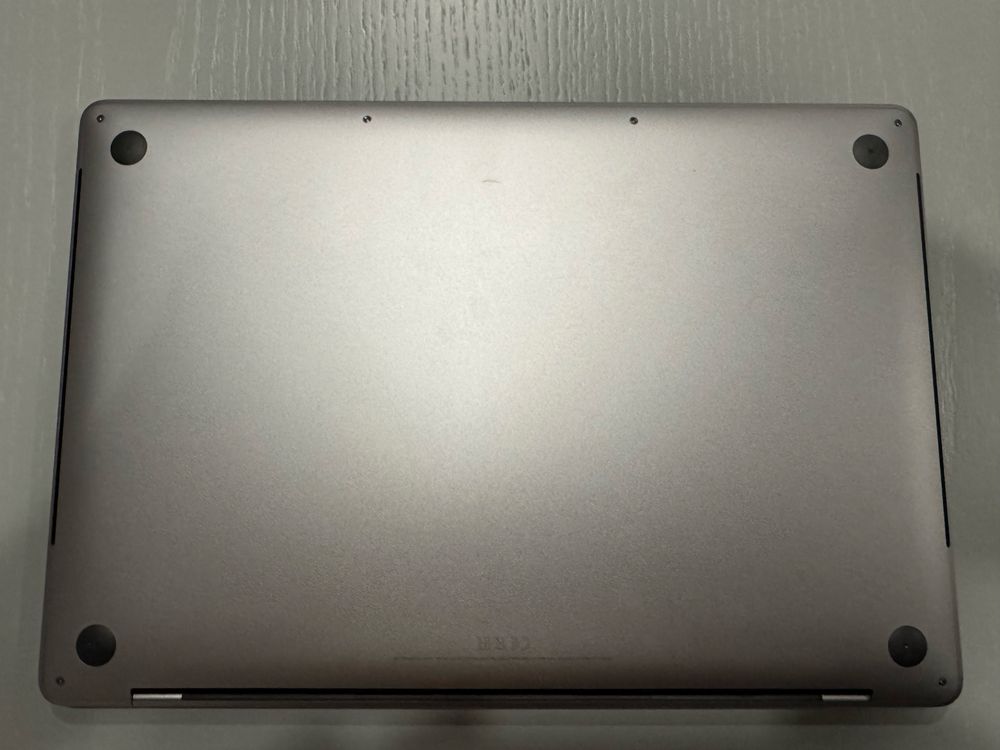 MacBook Pro 15.4" i9 9th Gen, 16 GB RAM, 2 TB, AMD RADEON PRO 560X
