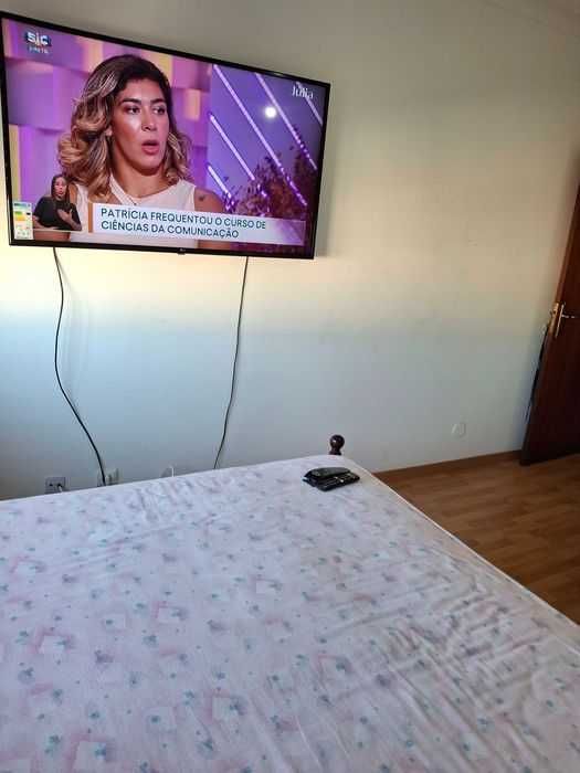 Alugo quarto em amora