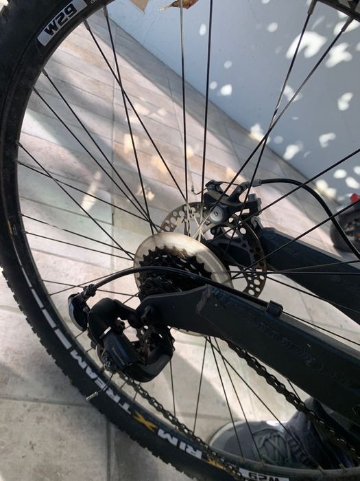 Bicicleta full suspension 29”