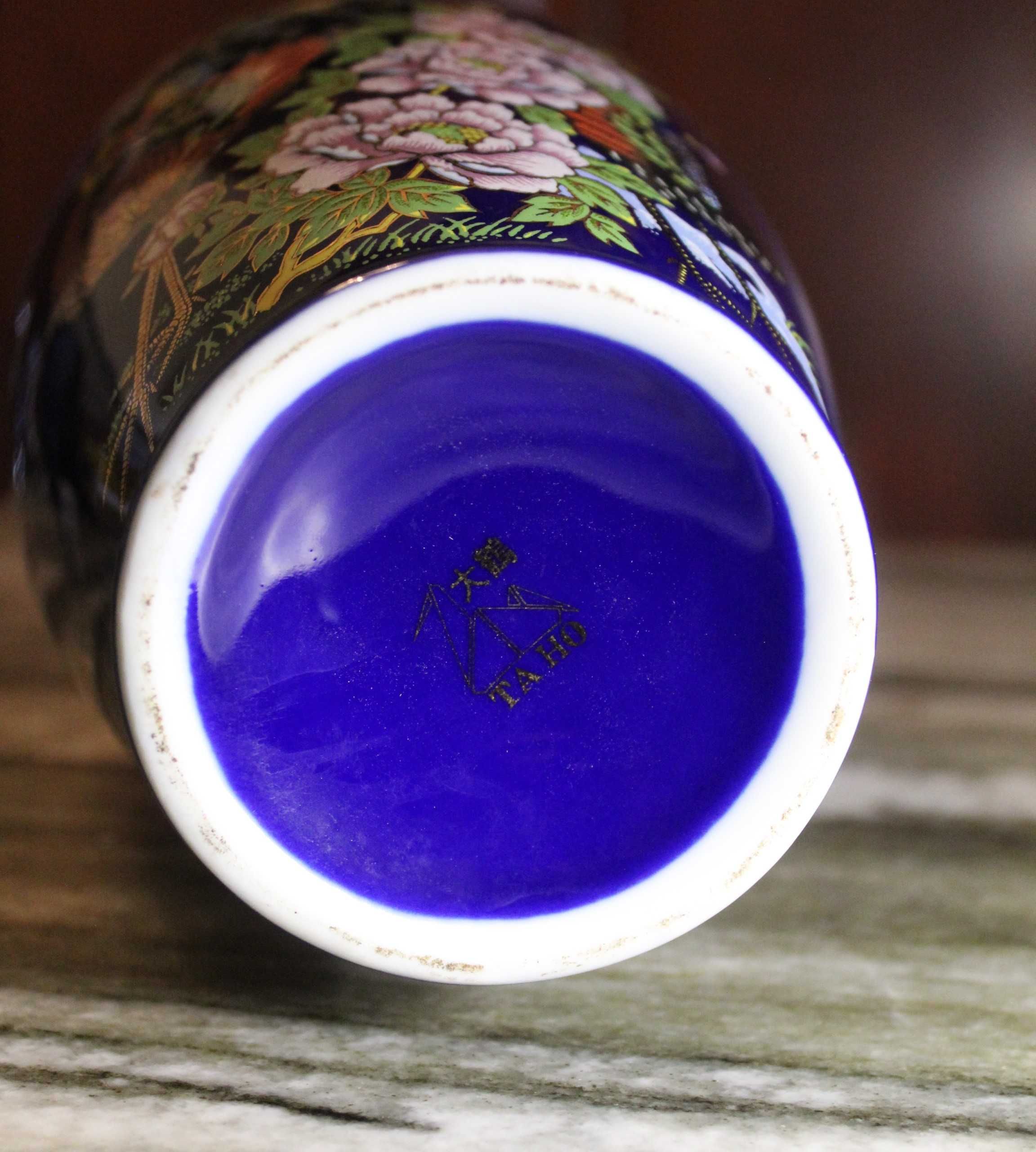 Vaso com  motivo de pavão asiático azul-cobalto e dourado com alças.