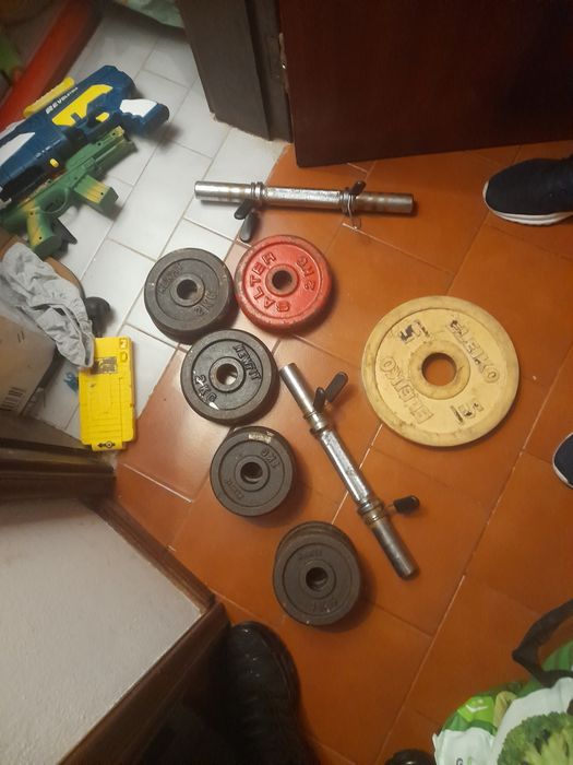 Kit Treino Completo – Saco de Pancada, Halteres e Caneleiras (ou só pe