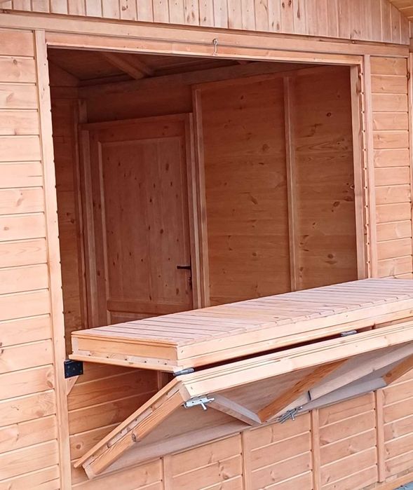 Domek handlowy kiosk sklepik sklep punkt sprzedaży pawilon na jarmark