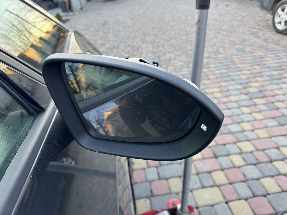 Дзеркало ліве праве ID 3