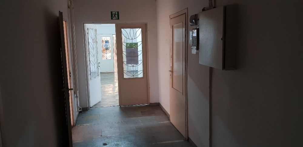 Wynajmę pomieszczenia na pracownię, magazynek, studio nagrań.