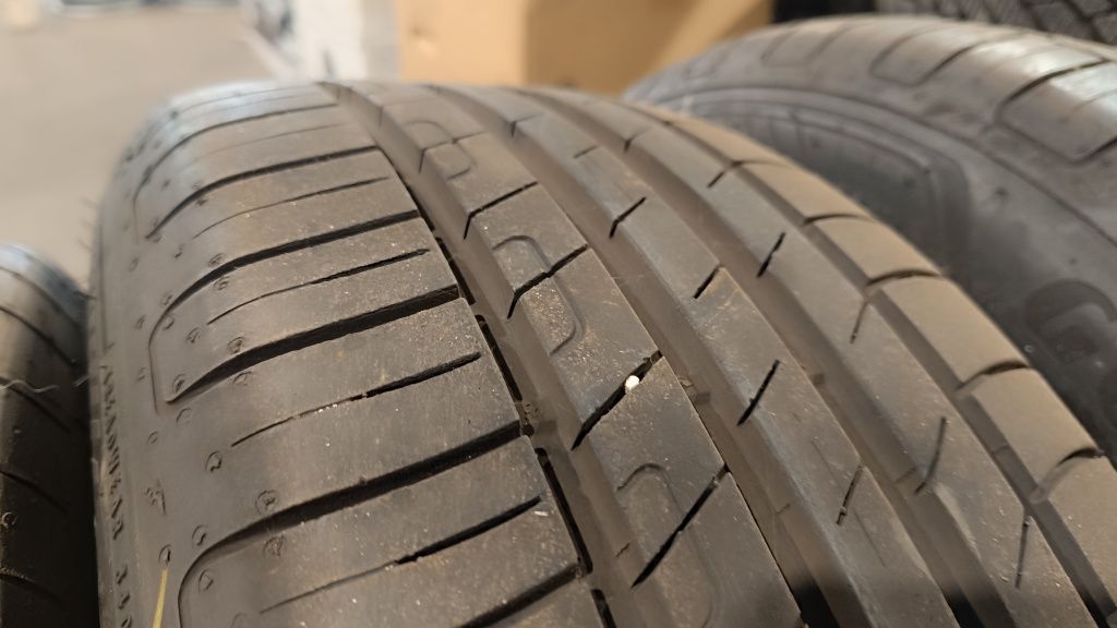 4 x GoodYear Efficient Grip Performance 3 101Y 225/55/17
