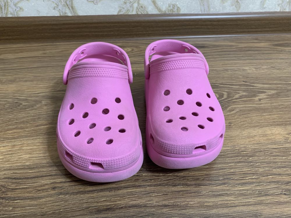 Продам Crocs  крокси дитячі сандалі