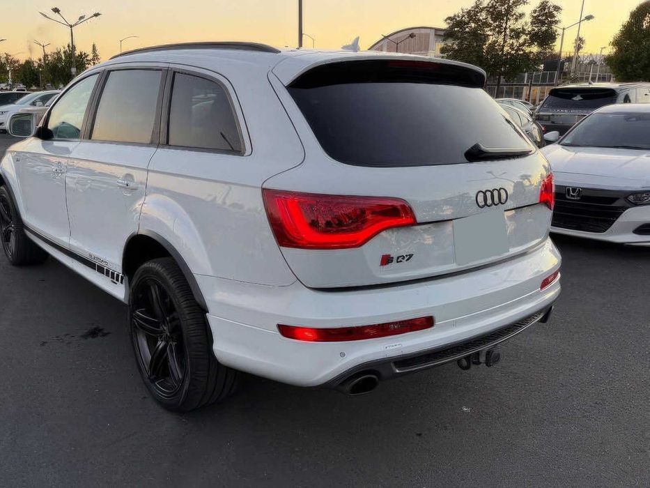 Audi Q7      2014