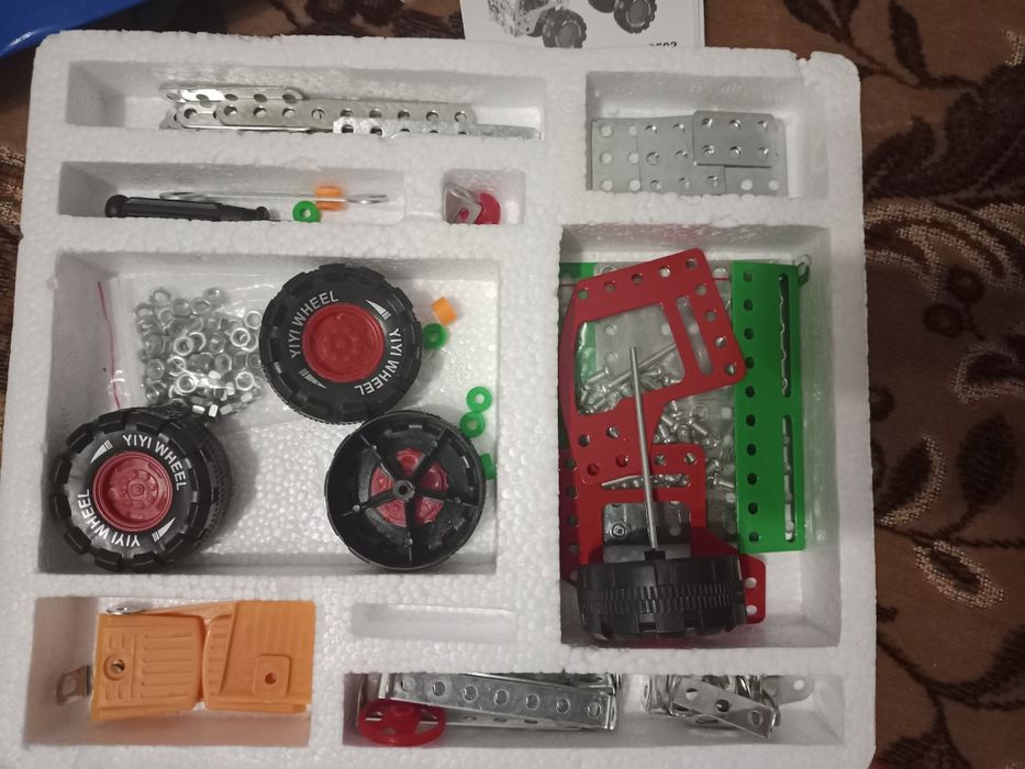 Конструктор металический возраст от 6лет.