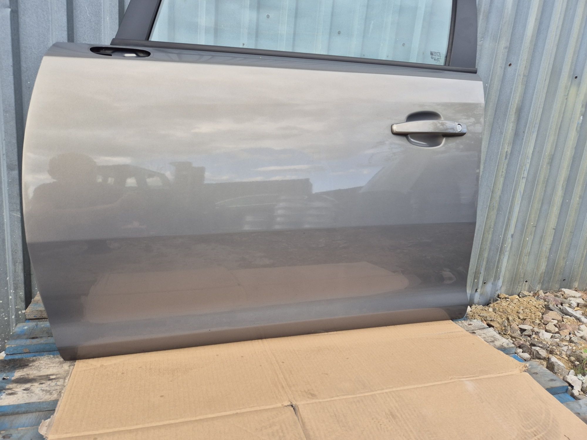 Drzwi lewe przednie Opel Corsa D  Z40W  Oryginał