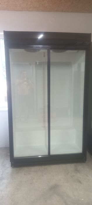 Шафи холодильні одинарні та подвійні, холодильна вітрина, морозилка