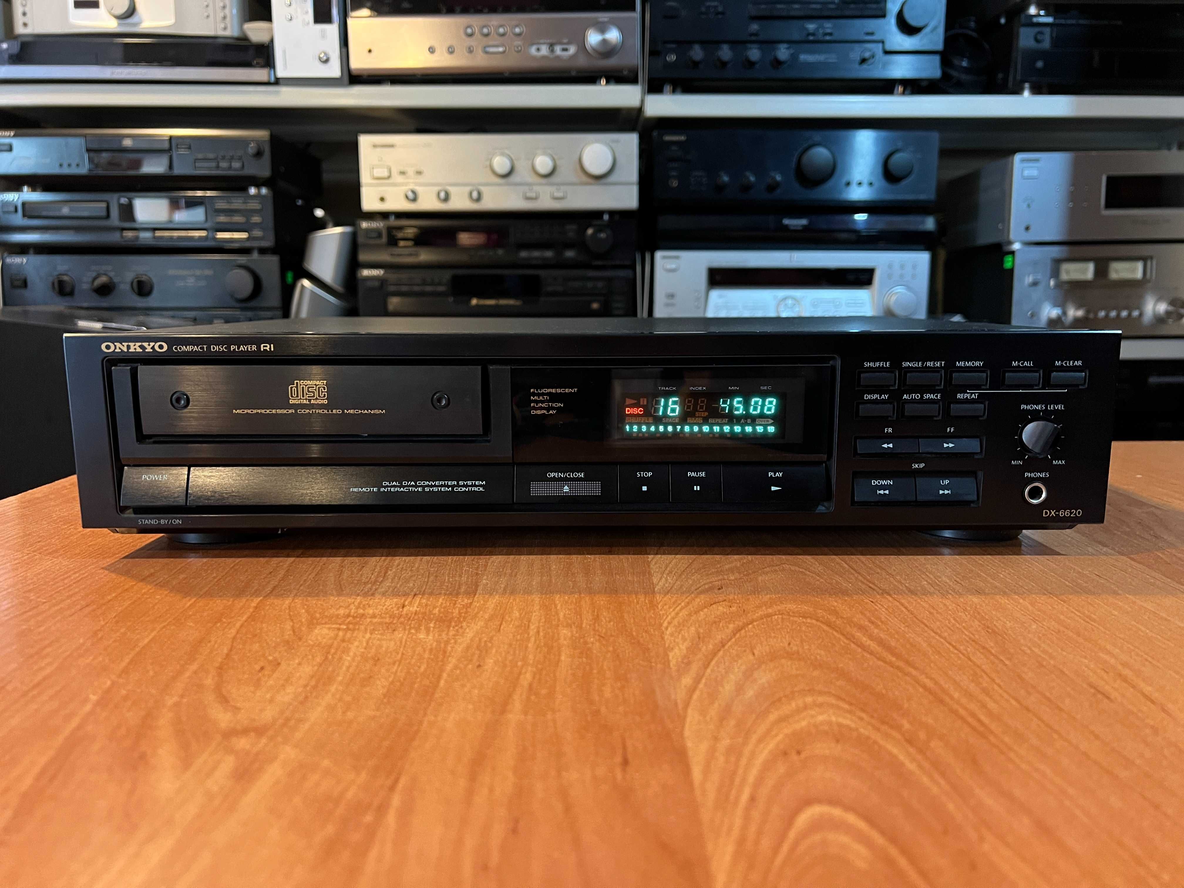 Odtwarzacz płyt CD Onkyo DX-6620, Audio Room