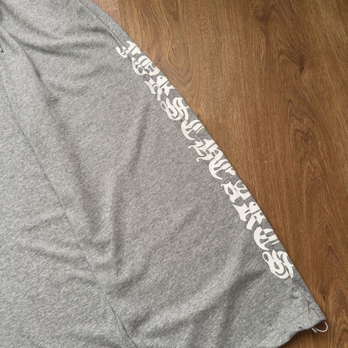 Широкі спортивні штани опіум bershka з принтом baggy opium sweatpants