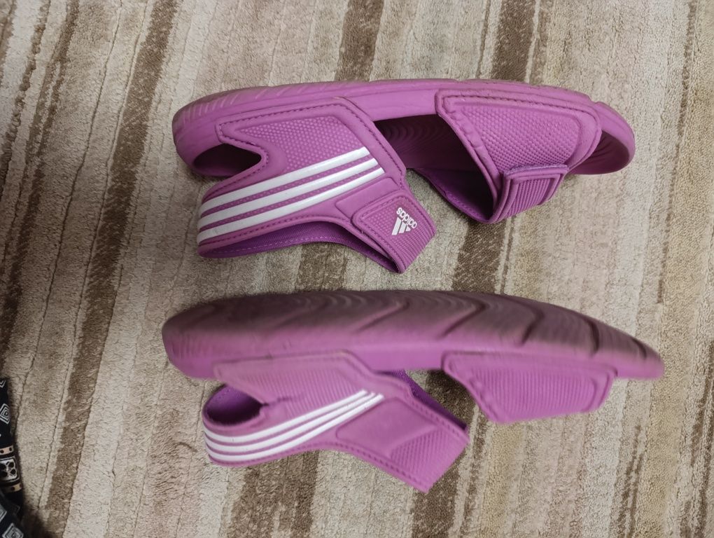 Босоніжки Adidas
