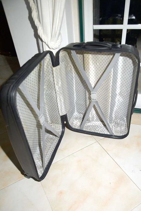 Trolley Plastico Castanho Escuro 65cm