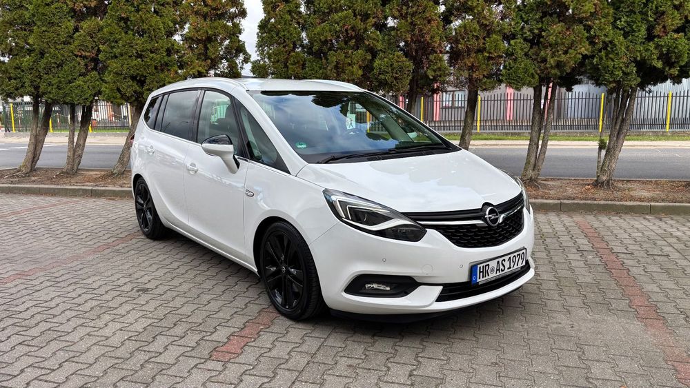 Opel Zafira 2.0 170 7 miejsc Navi Kamera cofania Grzana kierownica BEZWYPADKOWA