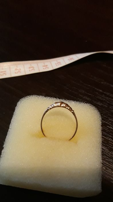 Sprzedam zloty pierścionek damski