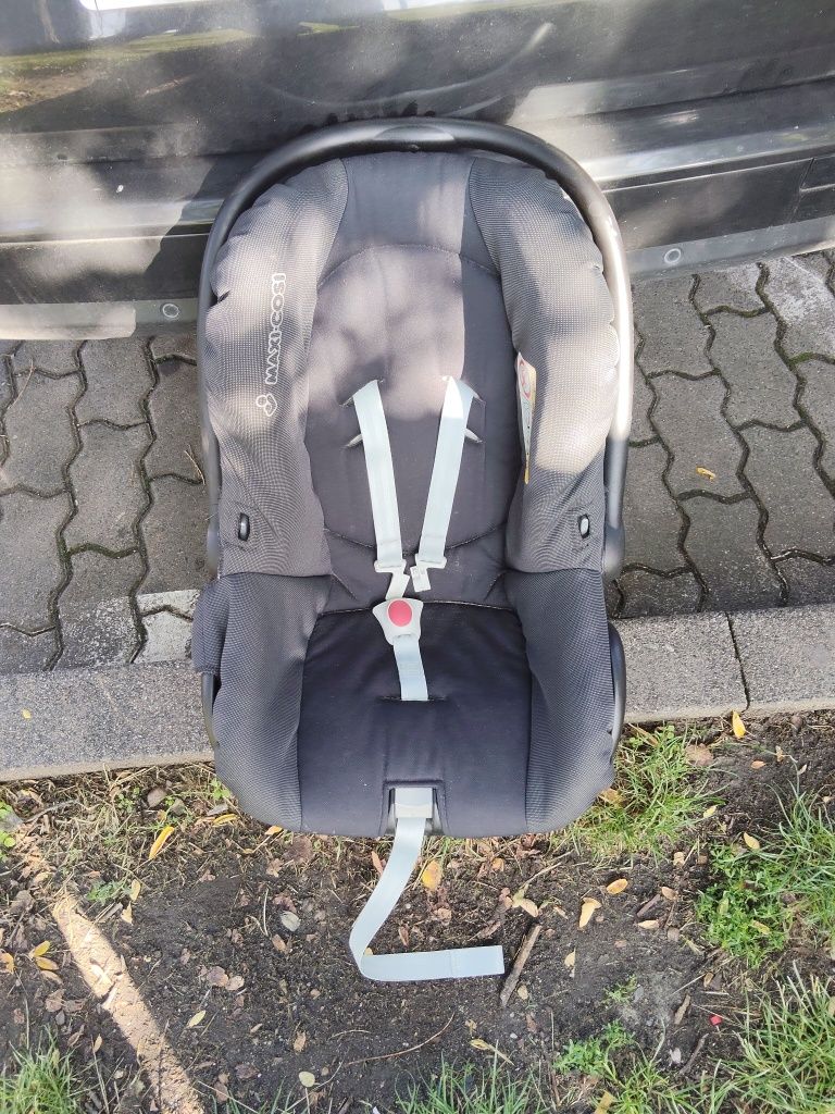 Krzesełko do karmienia i samochodowe w dobrym stanie odbiór osobisty 1