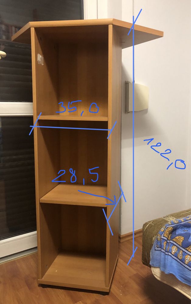 Narożna szafka pod telewizor lub biblioteczka