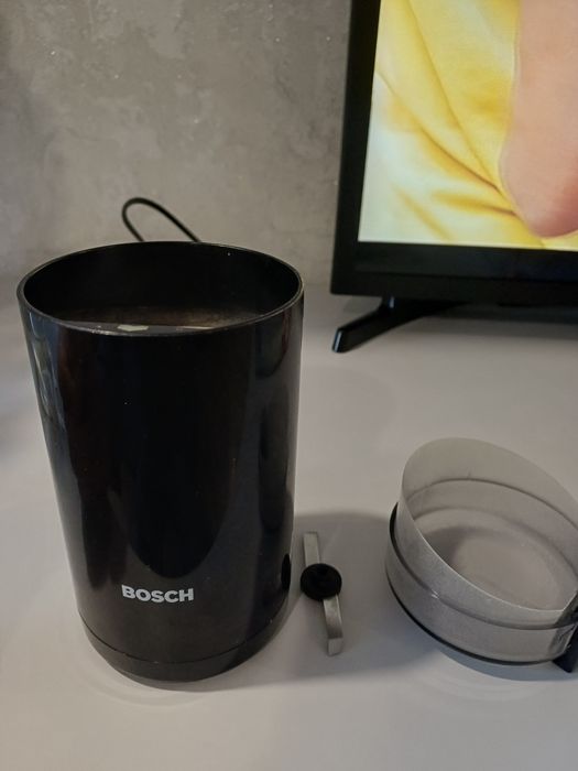 Продам кофемолка Bosch