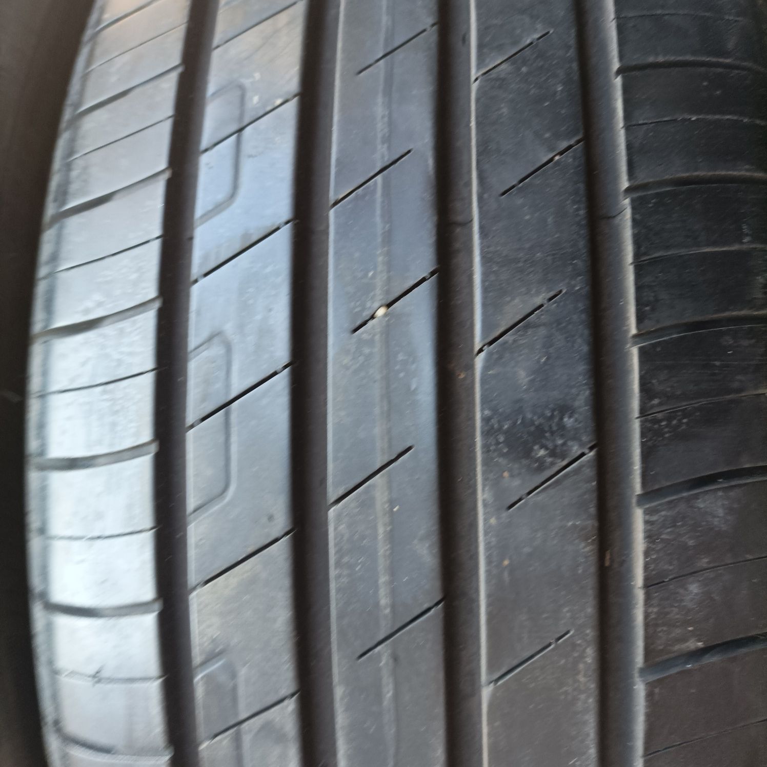 4 lub 2 opony letnie 215/55/17 Goodyear ok 7 mm 2020 rok