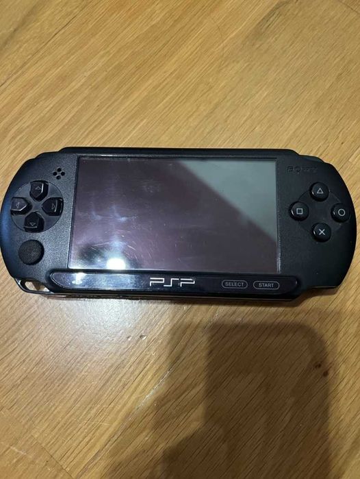 PSP E1000 добрий стан +32GB microSD +ігри +чохол Playstation portable