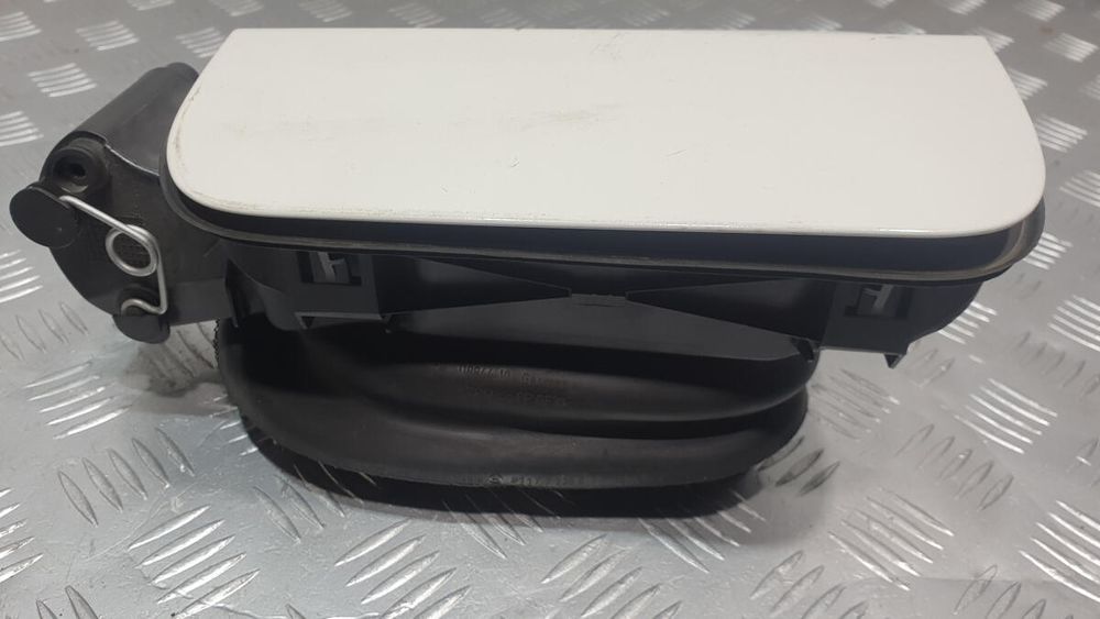 Лючок топливного бака белый BMW 7 F01 F02 2010-2017 7546830 разборка