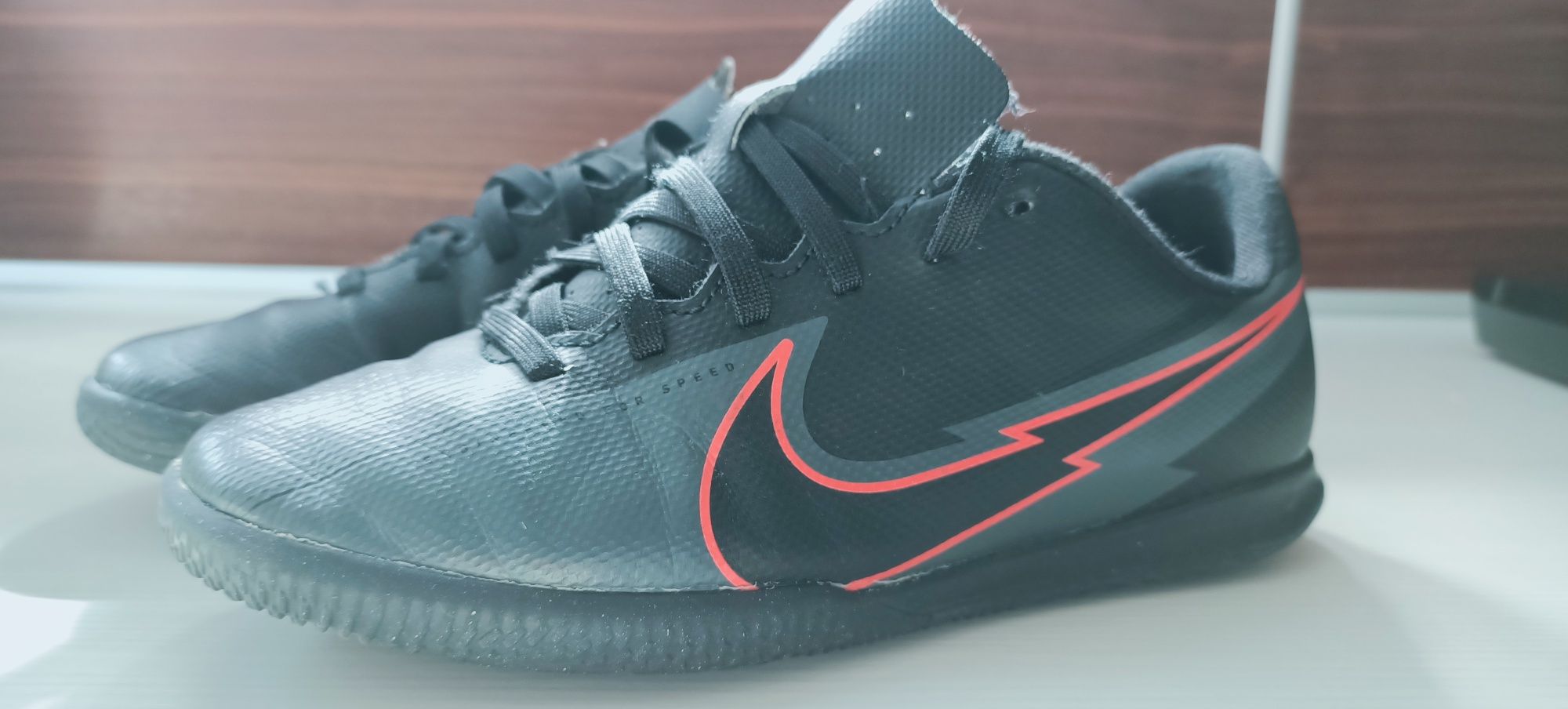 Buty Nike Mercurial halówki 33 buty