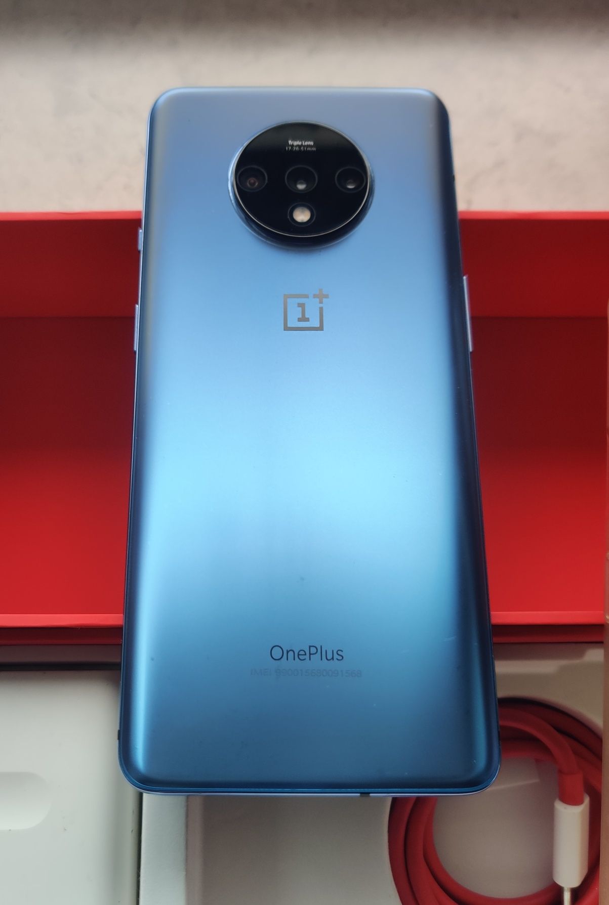 Продам смартфон OnePlus 7T 8/128. Отличное состояние, комплект