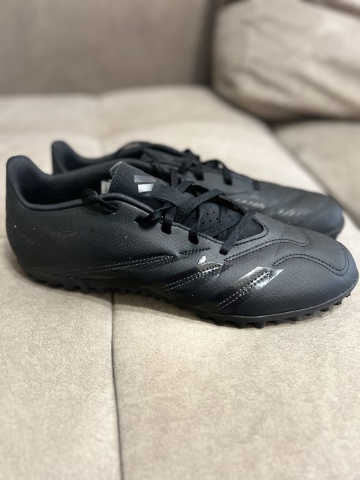 Сороконіжки Adidas predator