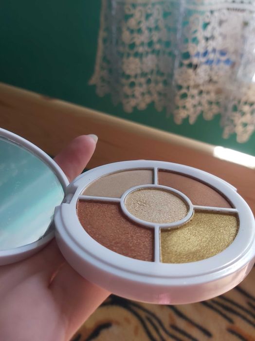 Makeup Revolution Donuts Maple Glazed Paleta cieni do powiek