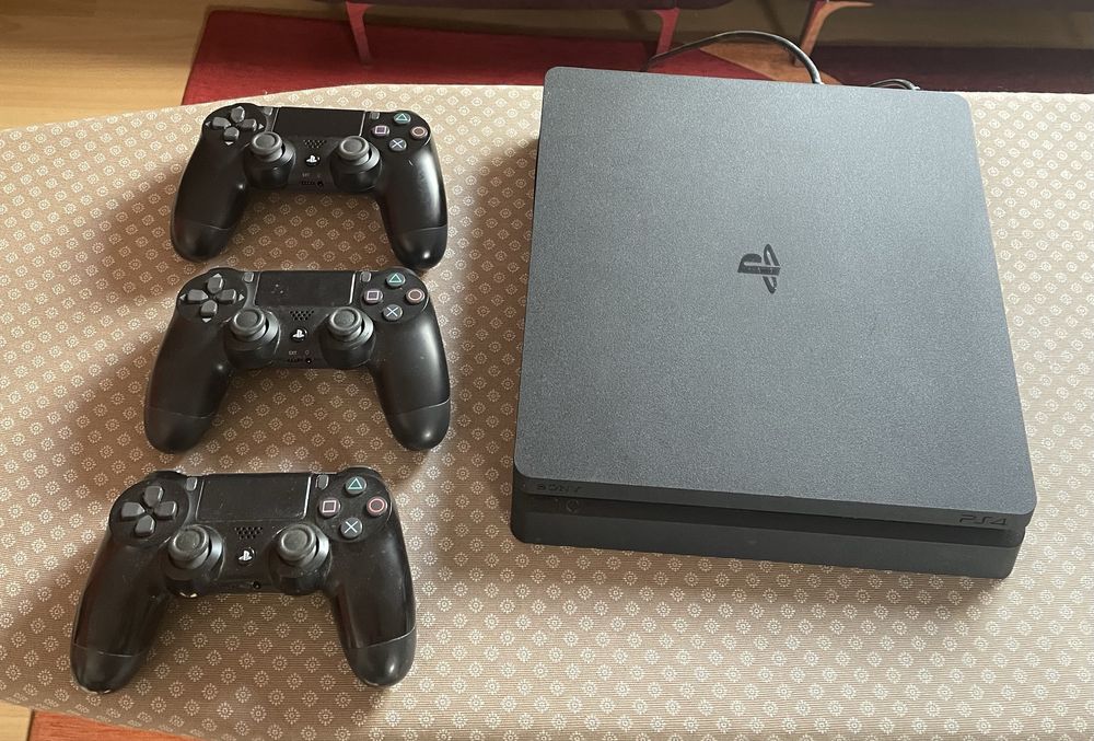 Ps4 slim+3comandos+GtA5,Fifa23,Fifa21 e fifa 18