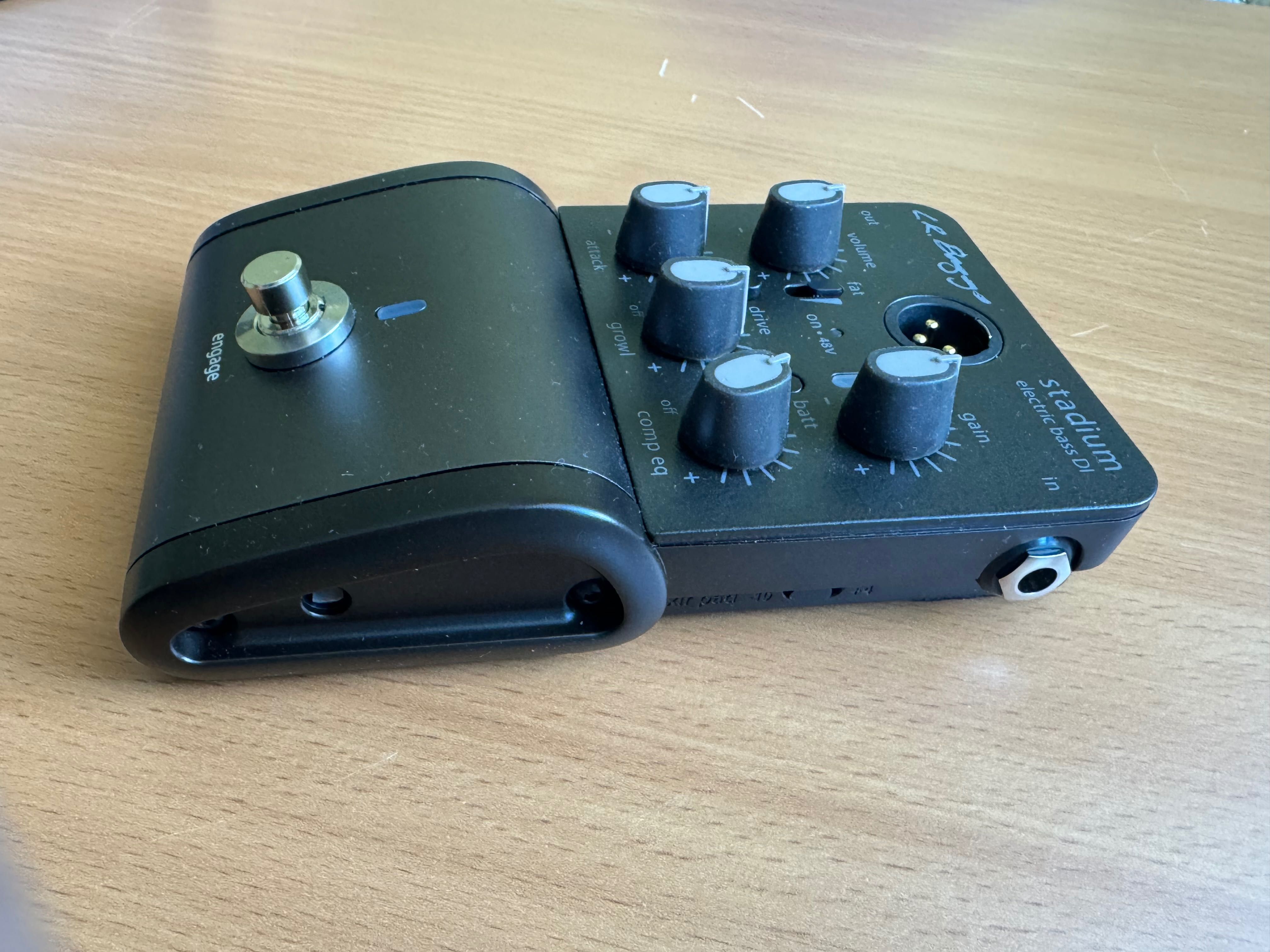 L.R. Baggs Stadium DI bass preamp