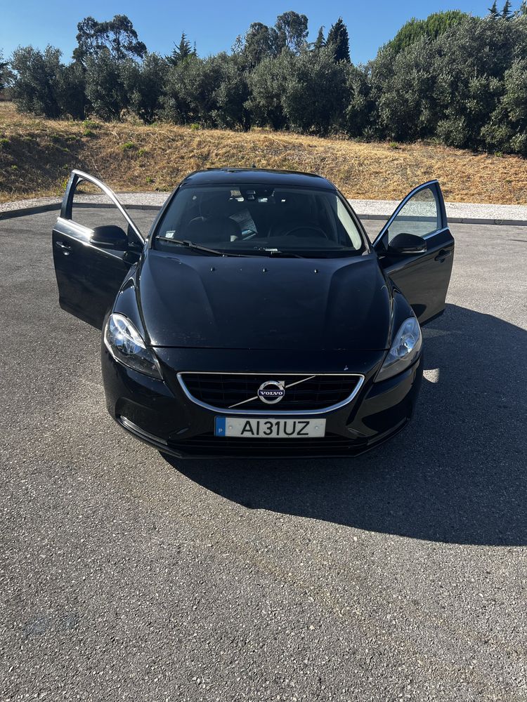 Volvo V40 Momentum D2