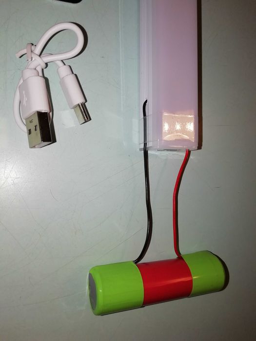 Сенсорний світильник з датчиком руху. З великим акумулятором