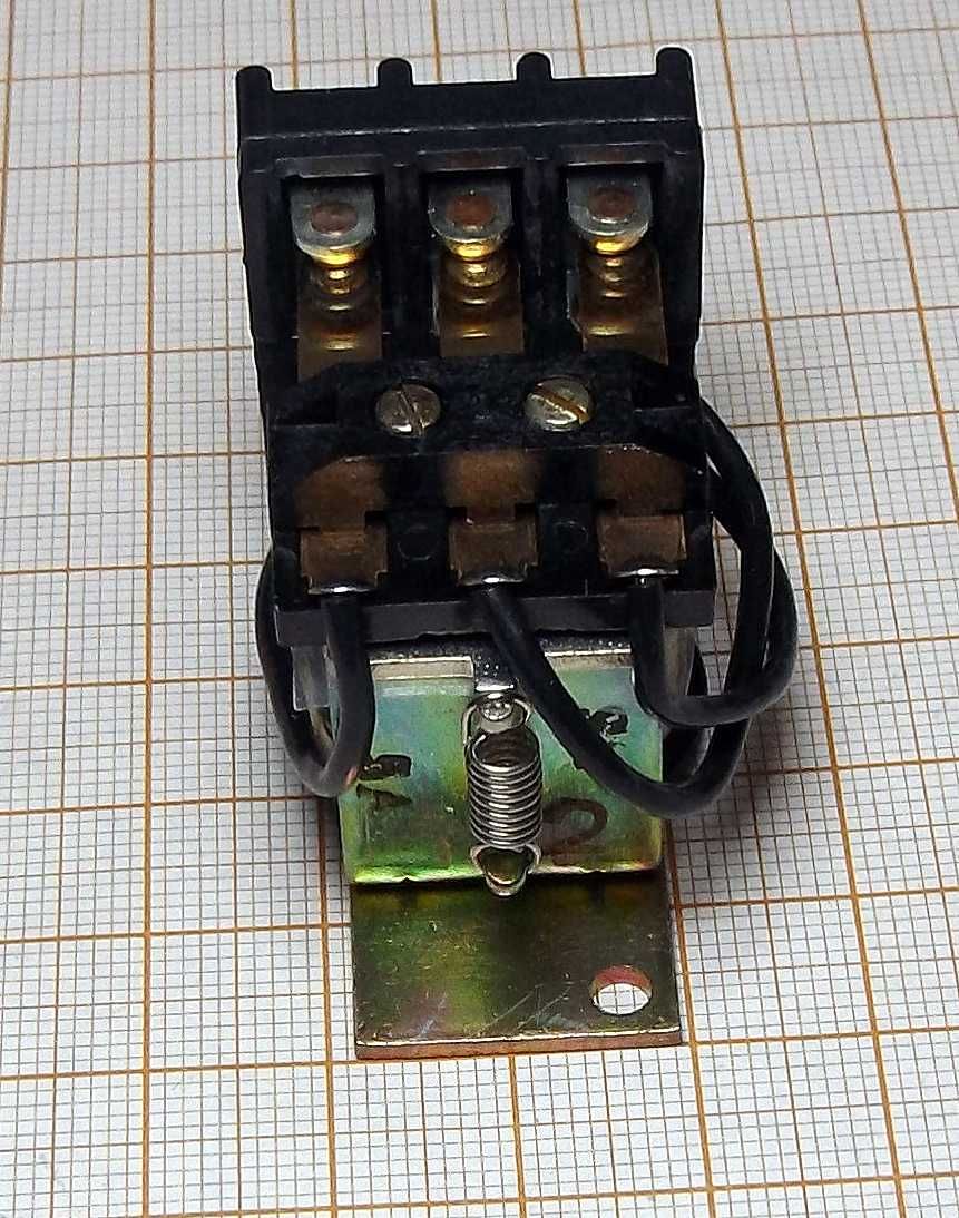 Przekaźnik 110V DC 3PDT R-15 [110-3-D]BL NOS - cena 2 sztuk