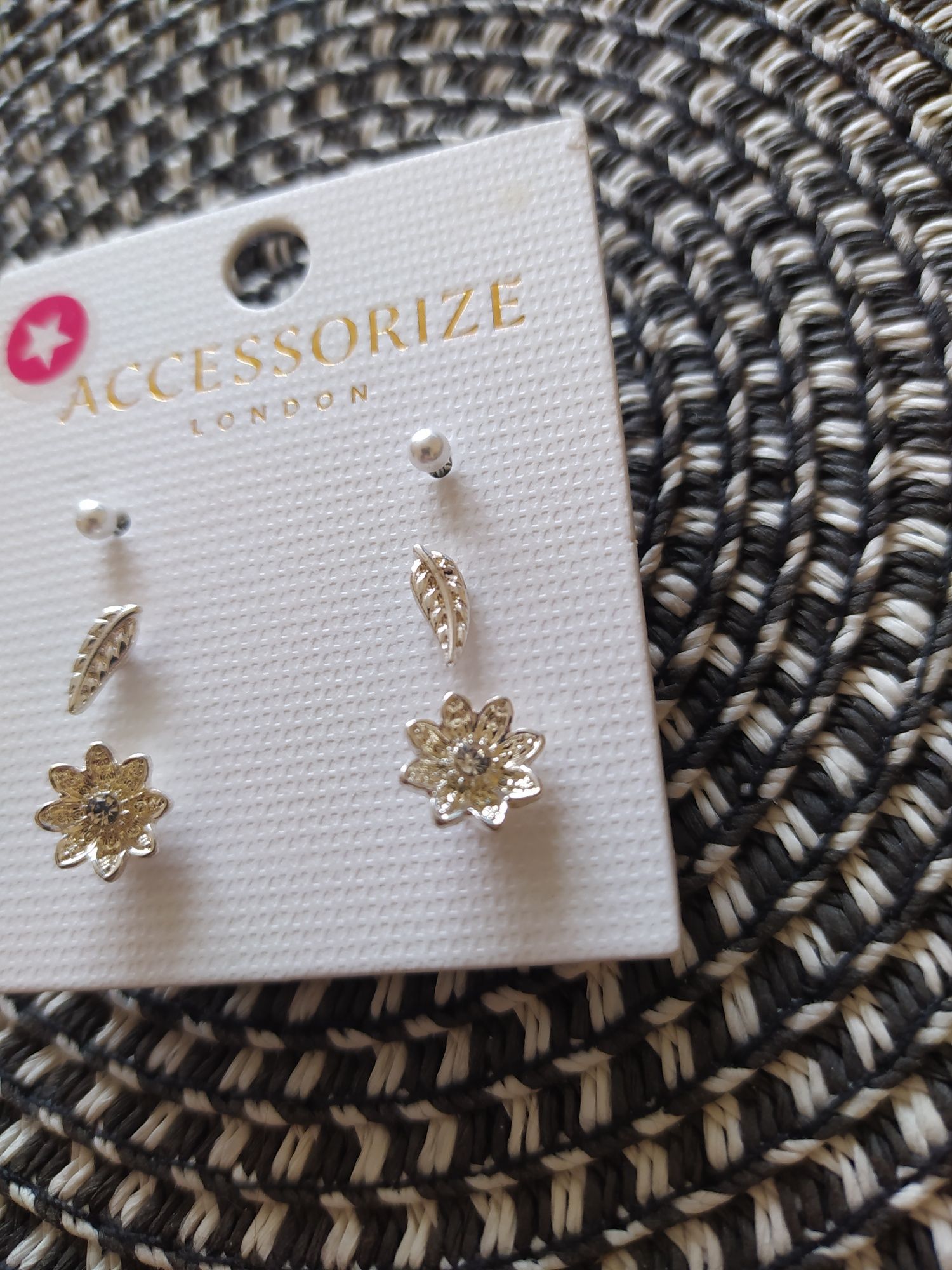Kolczyki perełki liście kwiaty srebrne trzy pary nowe oryginalne wzory