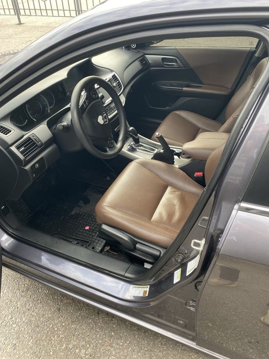 Хонда акорд 9 2014 рік, салон ручна робота