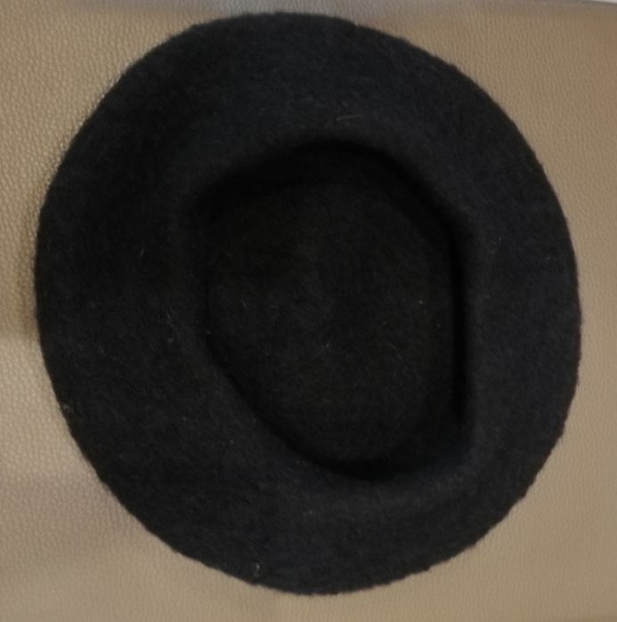 Beret damski mohair grafitowoczarny