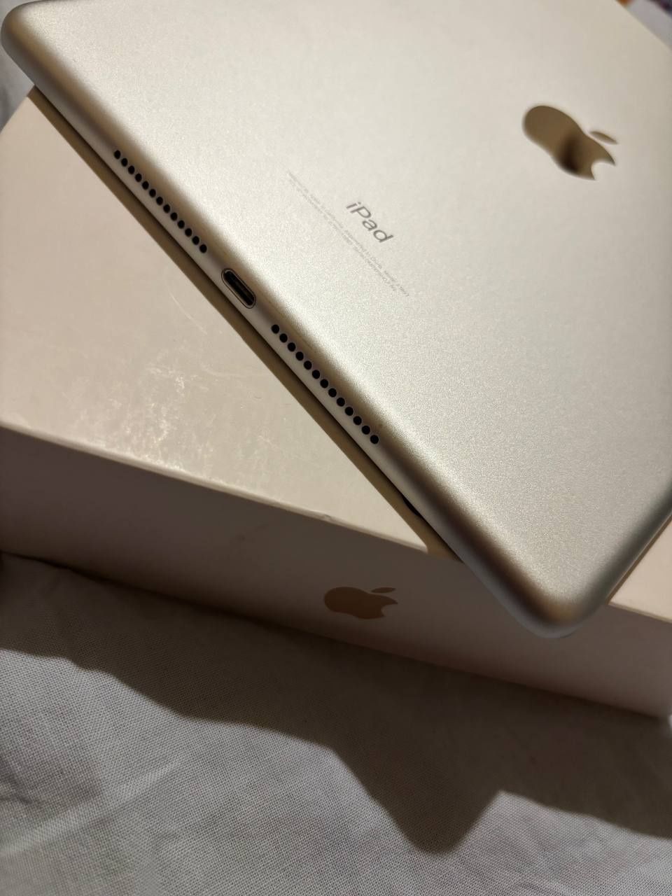 Apple ipad 6th generation 128 gb