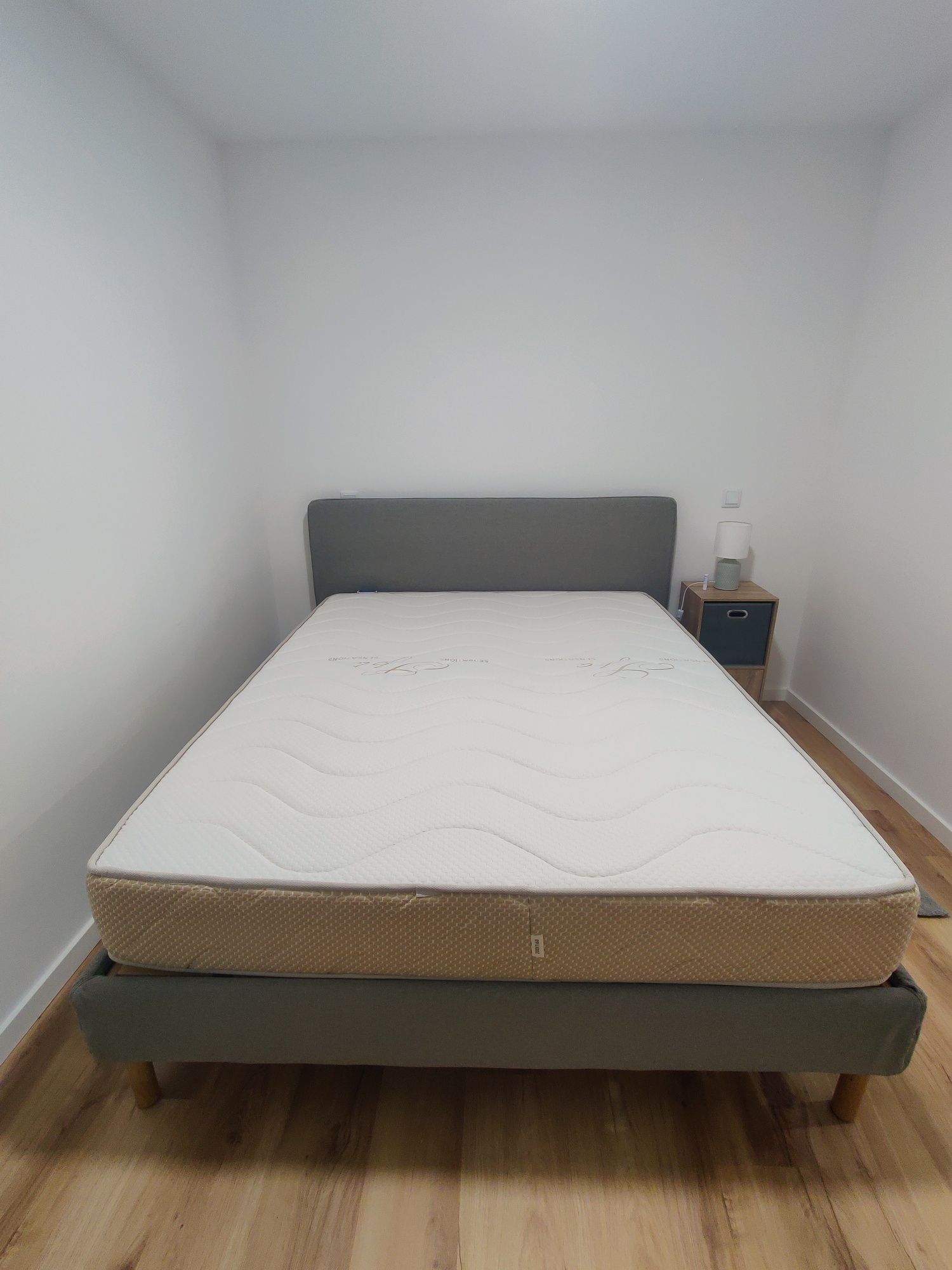 Cama e colchão 160*200