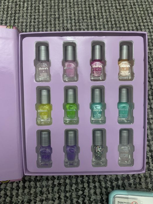 conjunto maquilhagem crianca da Claire’s