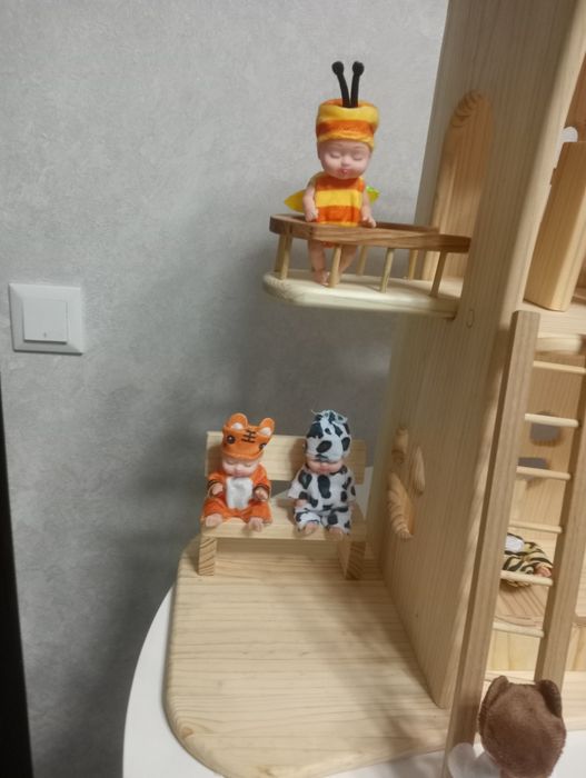 Ляльковий будинок з дерева