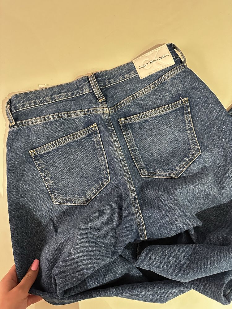 Niebieskie jeansy z prostą nogawką Calvin Klein, rozmiar 38 (M)