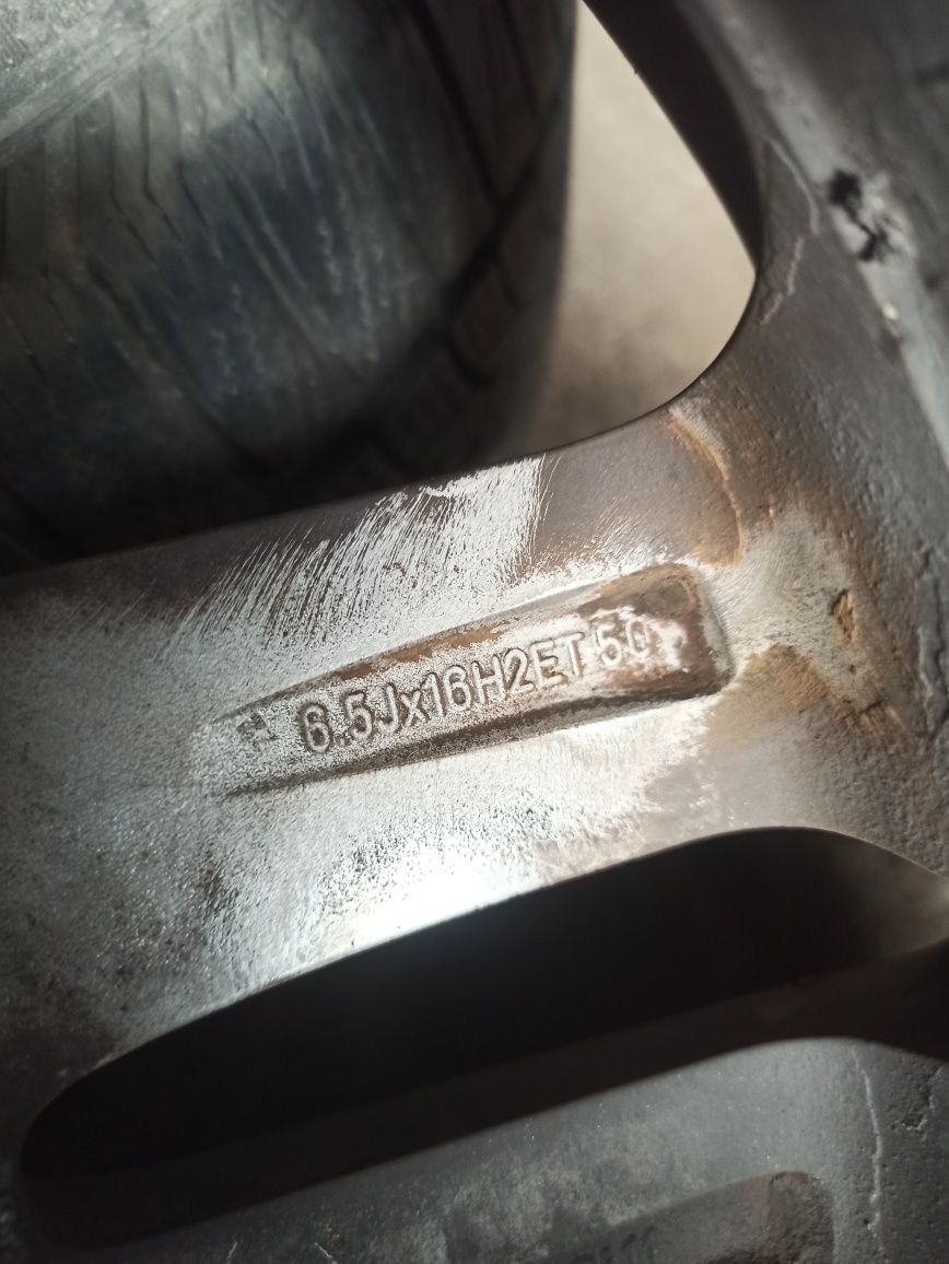 Felgi z oponami zimowymi VW 5x112