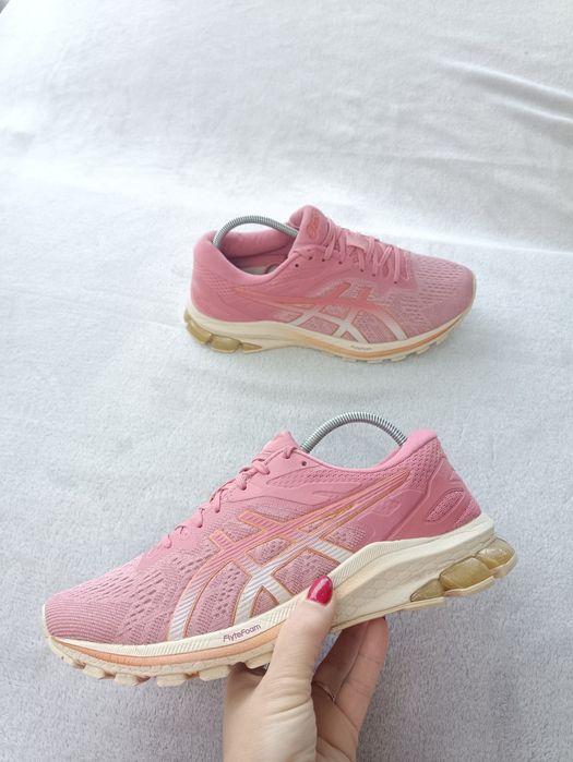 Женские кроссовки беговые ASICS р40