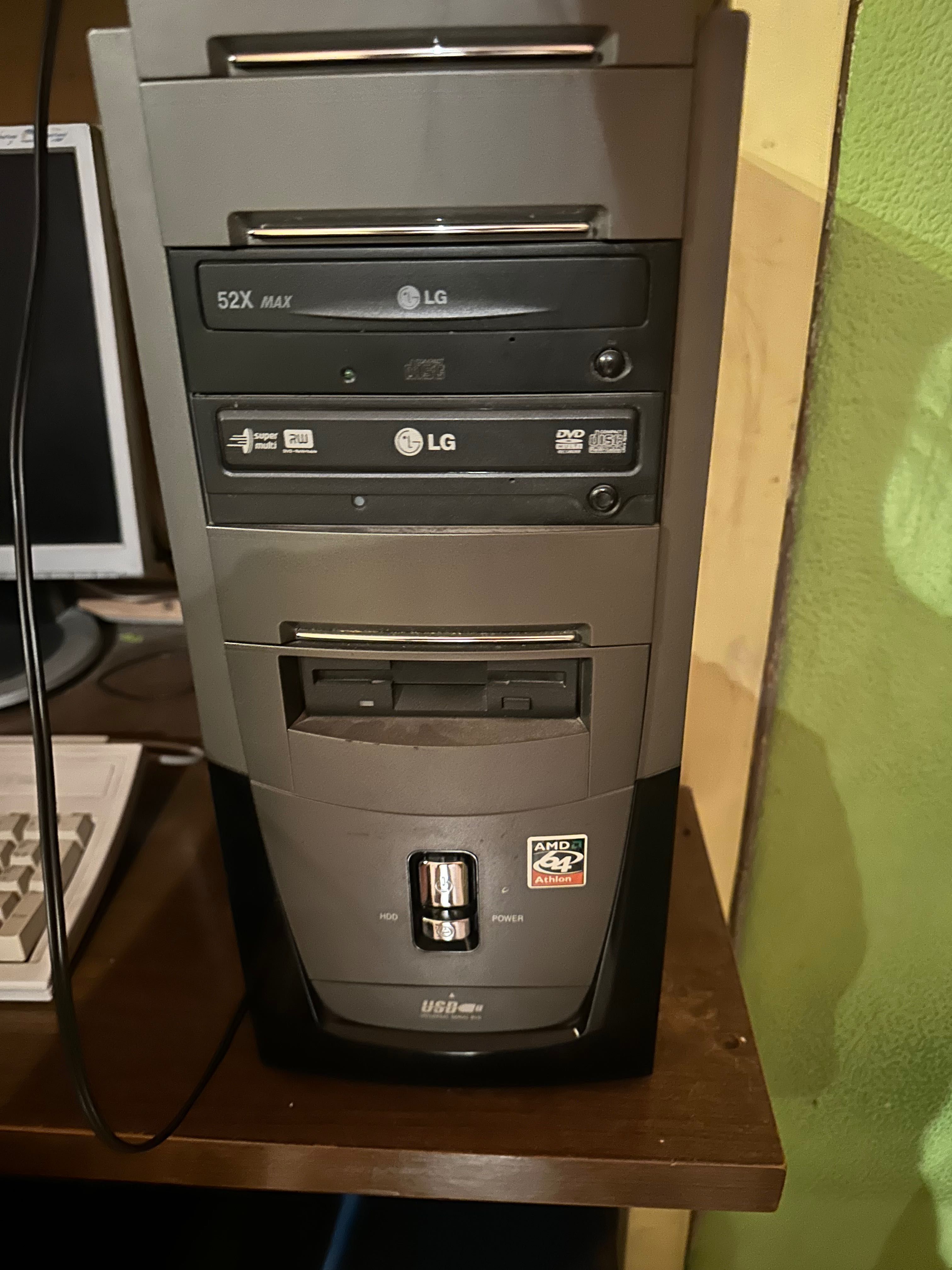 Komputer stacjonarny plus monitor Samsung
